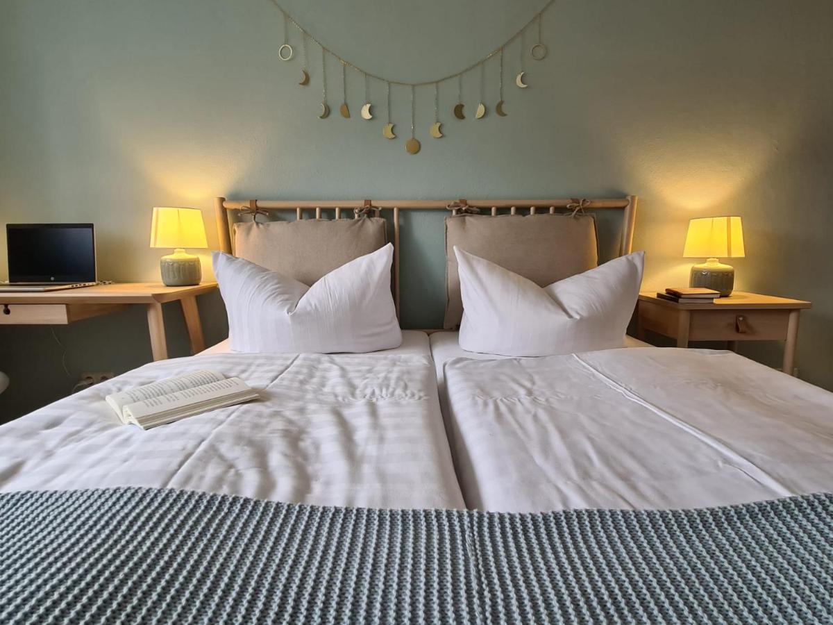 Neu Eingerichtetes Apartment #1 Mit Wlan !Sauna & Hot Tub Zubuchbar! Зенфтенберг Экстерьер фото